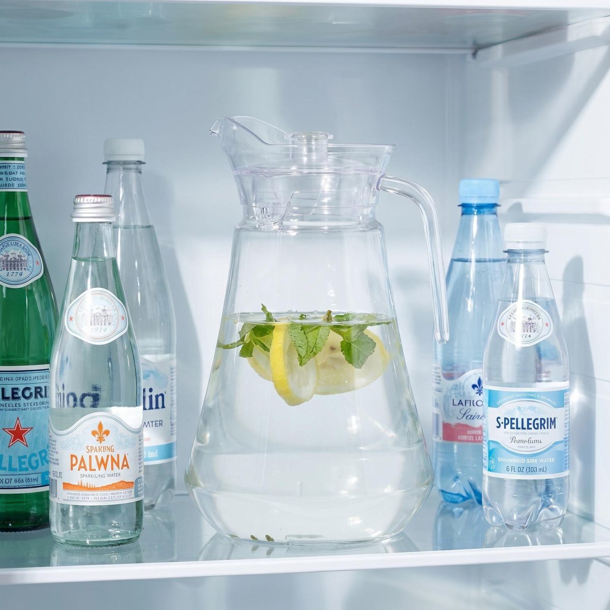 detail model9162 bpa free 1.8l clear acrylic water pitcher unbreakable plastic juice jug hotel restaurant bar serving scene 5