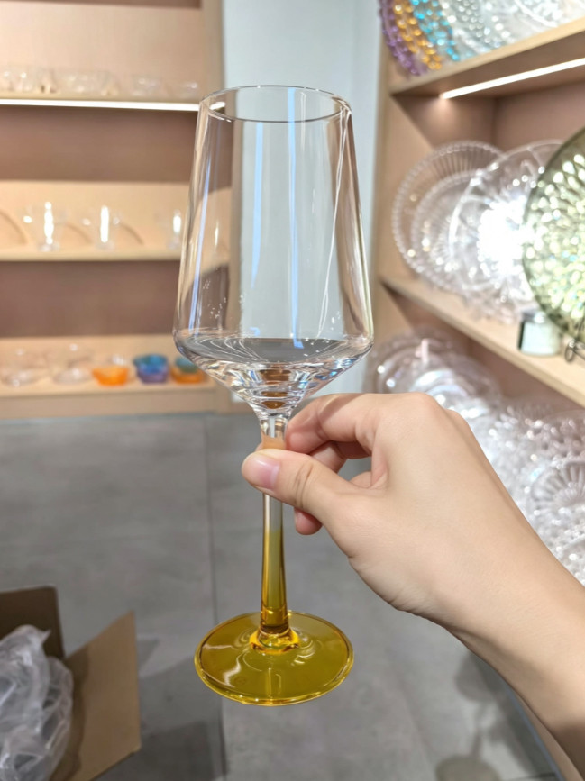 clear pc yellow bottom goblet for wholesale