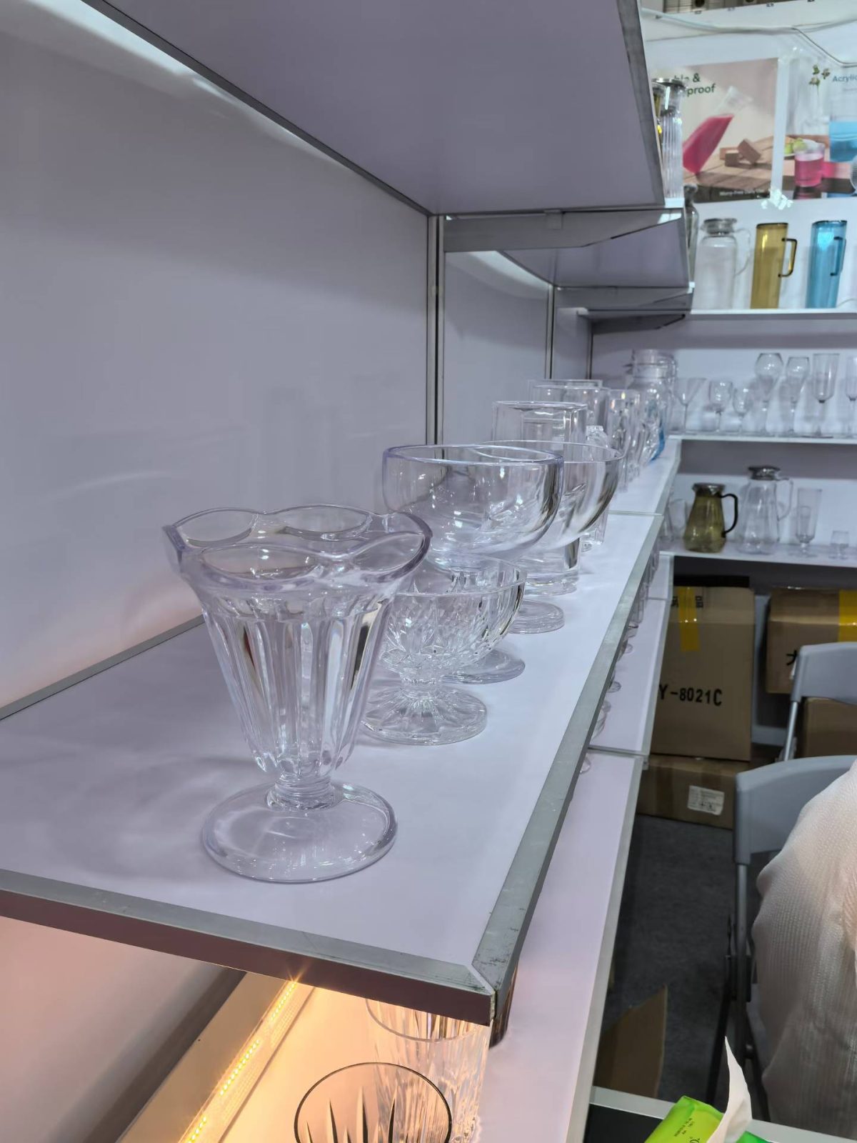 detail clear petal shaped plastic ice cream cup showcase detail clear petal shaped plastic ice cream cup showcase