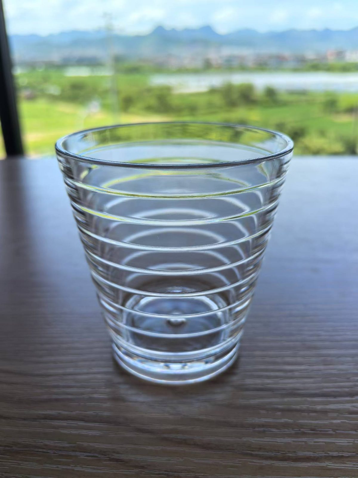 detail clear vertical ripple acrylic drinking tumbler