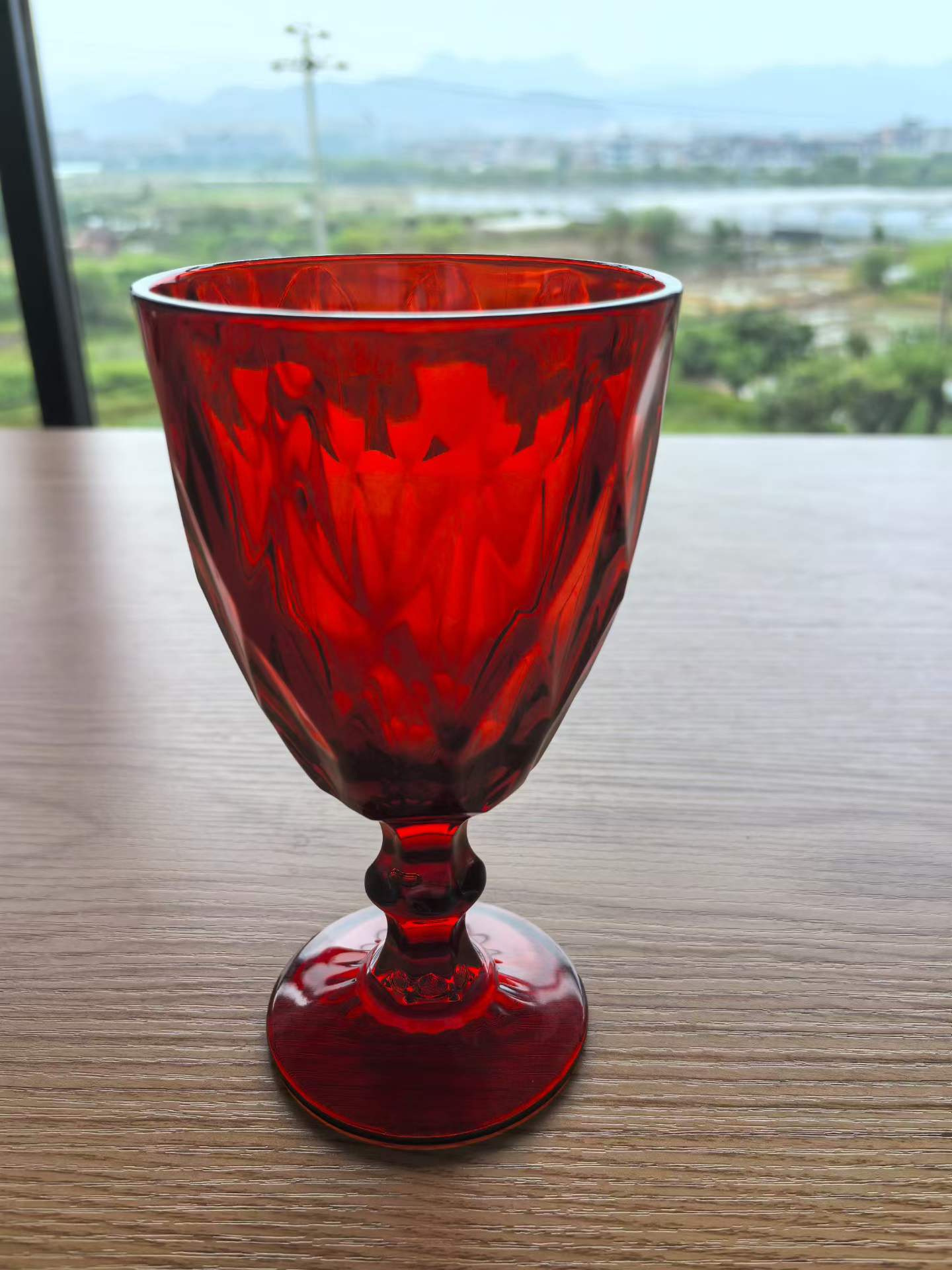 detail‑red‑faceted‑acrylic‑goblet‑vintage‑tableware1 detail‑red‑faceted‑acrylic‑goblet‑vintage‑tableware1